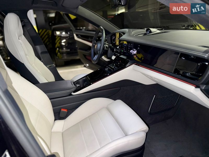 Фастбэк Porsche Panamera 2024 в Киеве фото 40 Фастбэк Porsche Panamera 2024 в Киеве