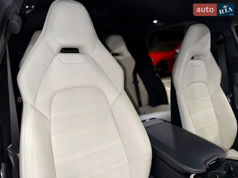 Фастбэк Porsche Panamera 2024 в Киеве фото 45 Фастбэк Porsche Panamera 2024 в Киеве