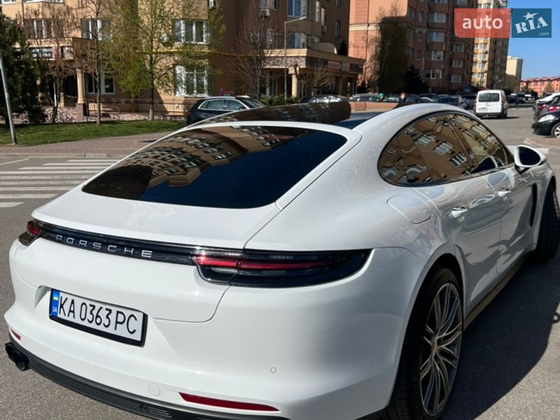 Фастбек Porsche Panamera 2018 в Києві