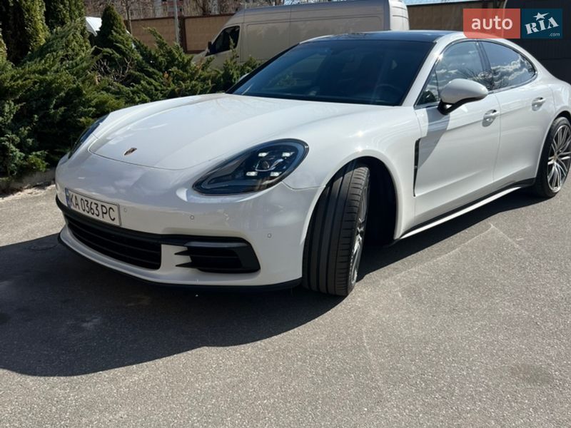 Фастбек Porsche Panamera 2018 в Києві