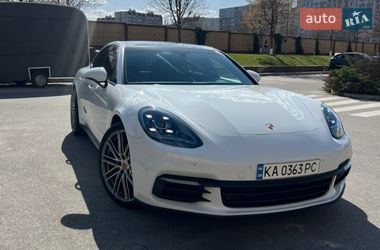 Фастбек Porsche Panamera 2018 в Києві