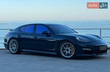 Фастбек Porsche Panamera 2011 в Одесі
