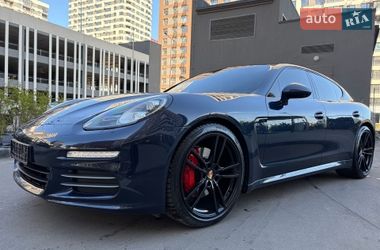 Фастбэк Porsche Panamera 2013 в Киеве