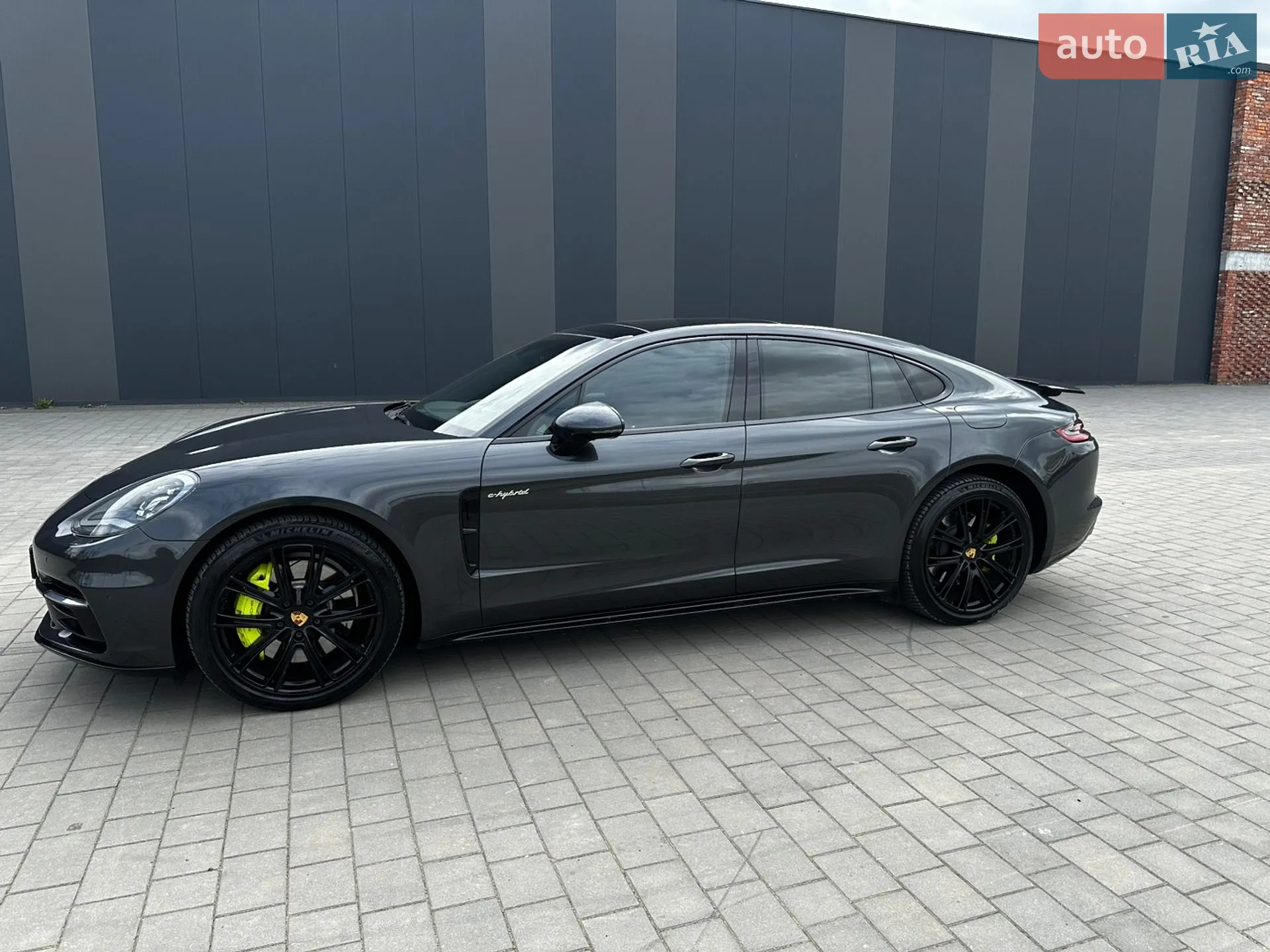 2017 Porsche Panamera - мініатюра 3