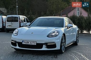 Фастбэк Porsche Panamera 2018 в Полтаве