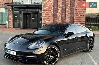 Фастбек Porsche Panamera 2018 в Києві