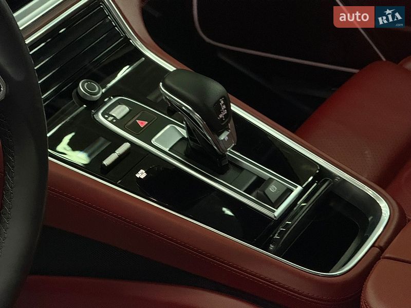 Фастбэк Porsche Panamera 2019 в Ужгороде