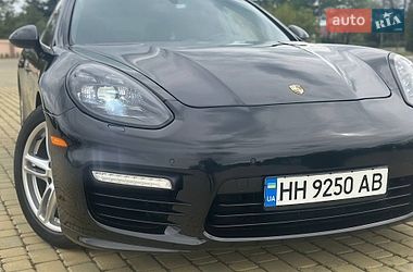 Фастбэк Porsche Panamera 2015 в Одессе