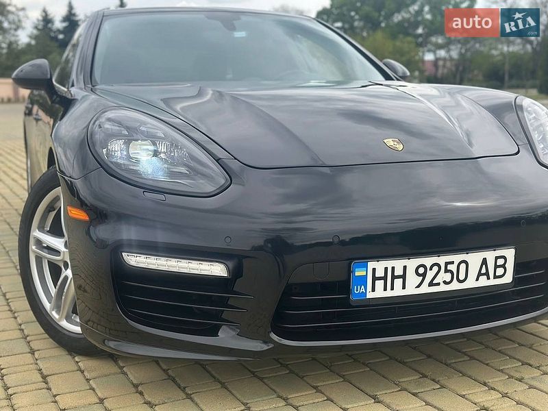 Фастбэк Porsche Panamera 2015 в Одессе