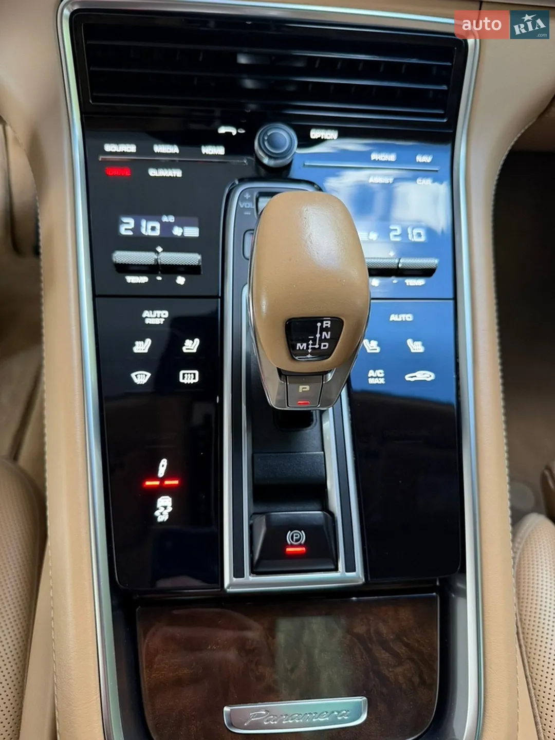 2016 Porsche Panamera - мініатюра 35