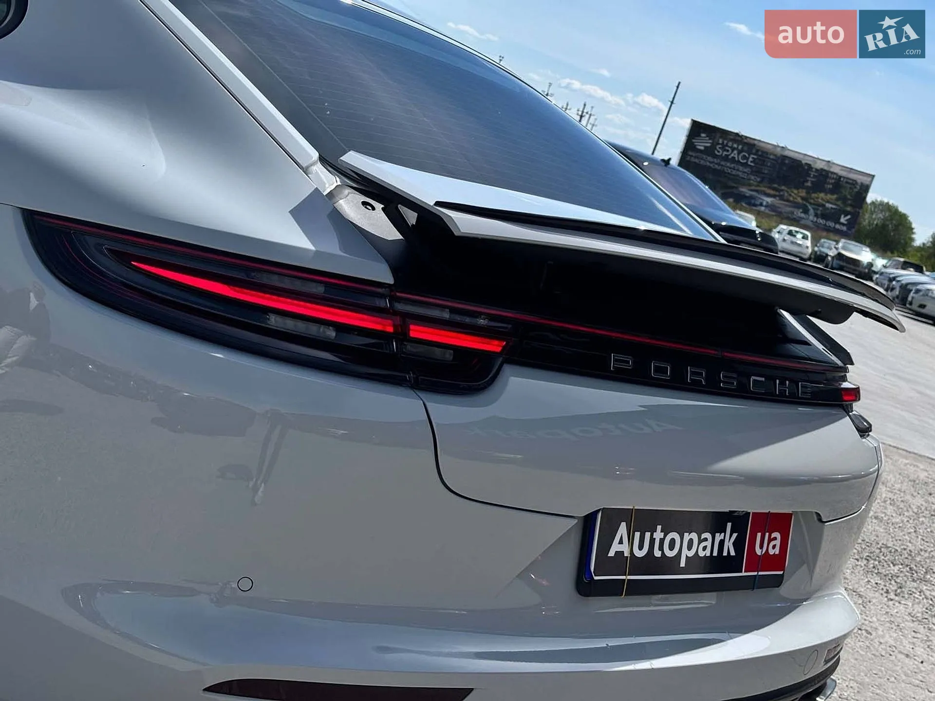 2017 Porsche Panamera - мініатюра 12
