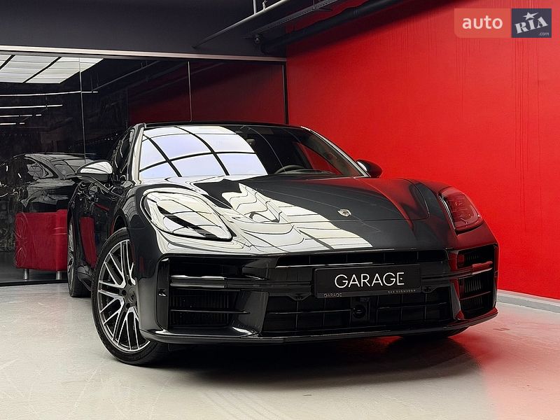 Фастбэк Porsche Panamera 2024 в Киеве
