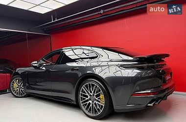 Фастбэк Porsche Panamera 2024 в Киеве