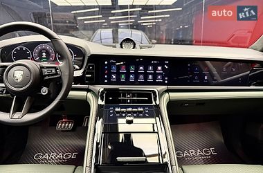 Фастбэк Porsche Panamera 2024 в Киеве