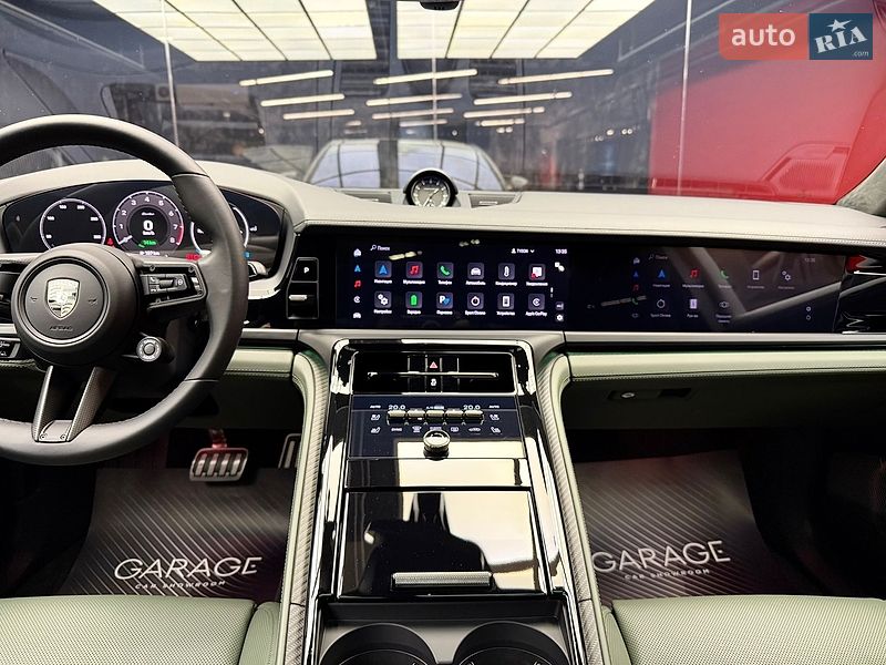 Фастбэк Porsche Panamera 2024 в Киеве