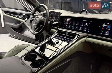 Фастбэк Porsche Panamera 2024 в Киеве