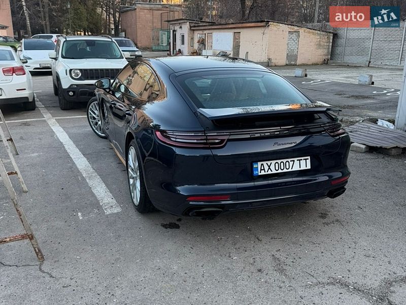 Фастбэк Porsche Panamera 2018 в Харькове
