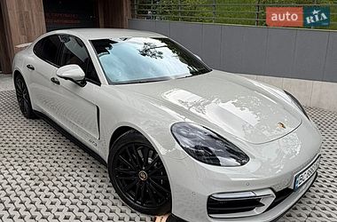 Фастбэк Porsche Panamera 2022 в Львове