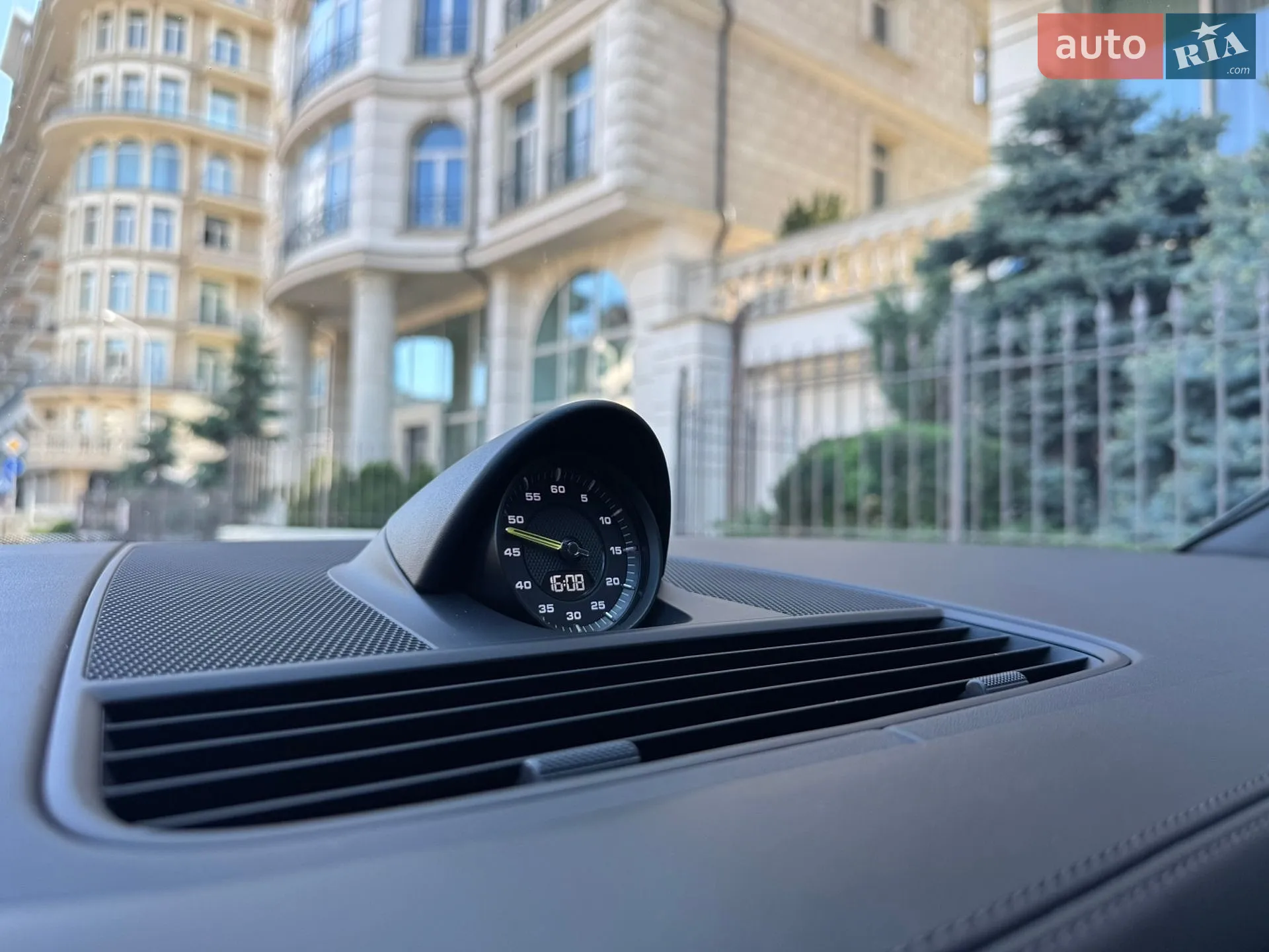 2020 Porsche Panamera - мініатюра 26