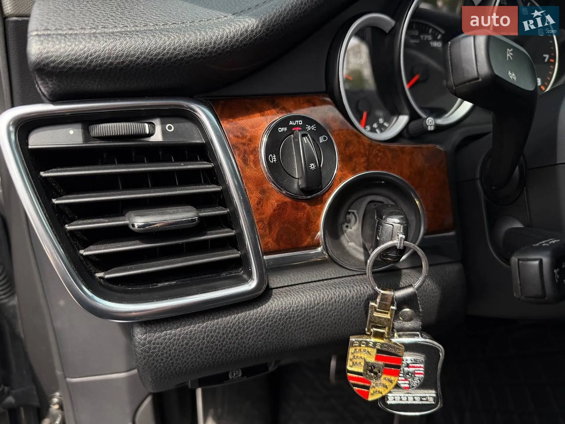 2013 Porsche Panamera - мініатюра 16