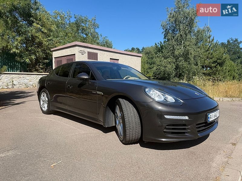 Фастбэк Porsche Panamera 2014 в Киеве
