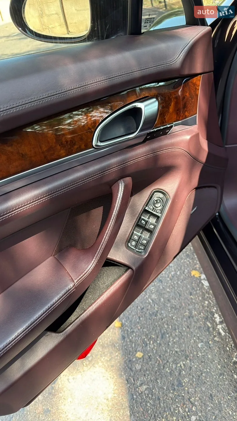 2011 Porsche Panamera - мініатюра 31