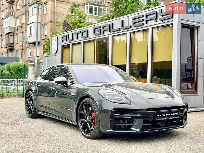 Porsche Panamera 2025
