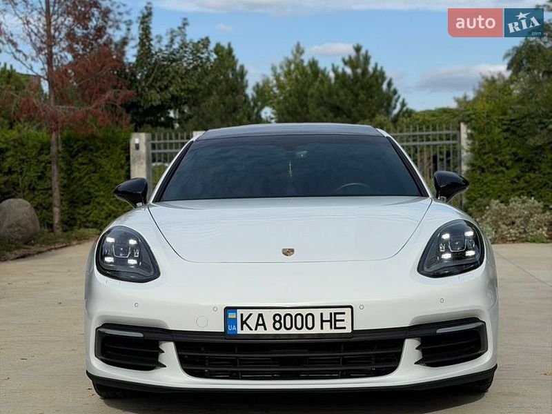 Фастбэк Porsche Panamera 2017 в Киеве