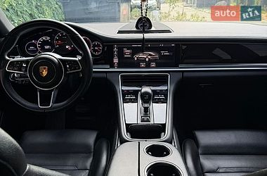 Фастбэк Porsche Panamera 2017 в Киеве