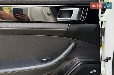 Фастбэк Porsche Panamera 2017 в Киеве