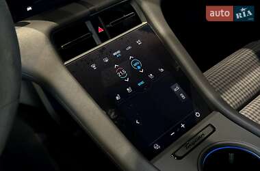 Универсал Porsche Taycan Cross Turismo 2024 в 