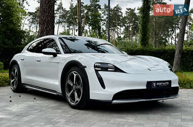 Универсал Porsche Taycan Cross Turismo 2021 в 