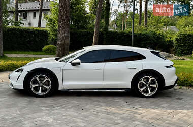 Универсал Porsche Taycan Cross Turismo 2021 в 