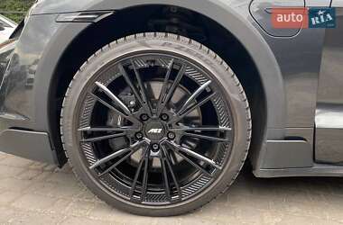 Седан Porsche Taycan Cross Turismo 2023 в 