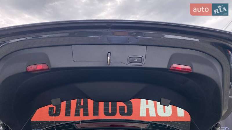 Седан Porsche Taycan Cross Turismo 2023 в Виннице