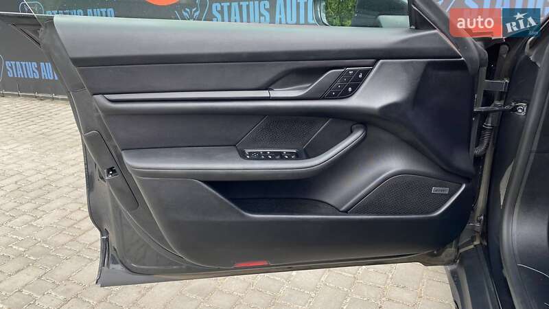 Седан Porsche Taycan Cross Turismo 2023 в Виннице
