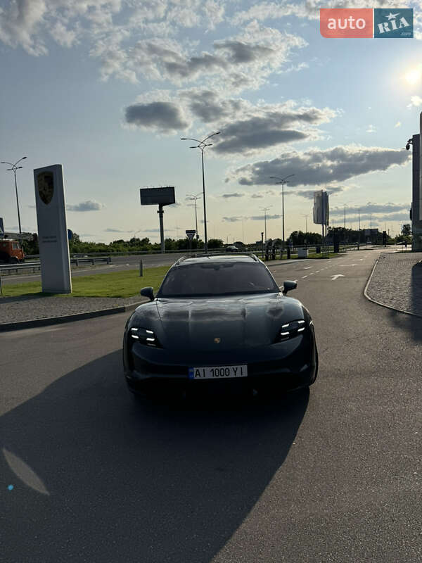 Porsche Taycan Cross Turismo 2021