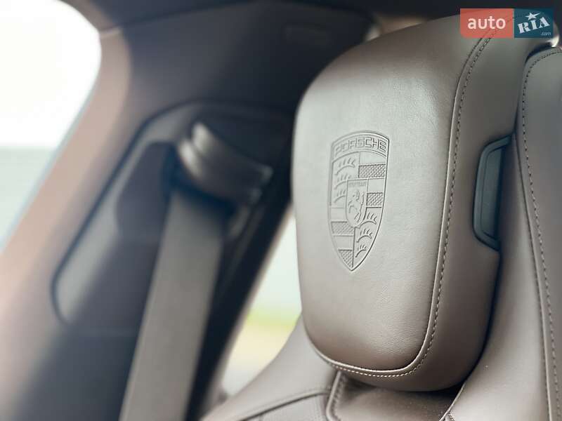 Універсал Porsche Taycan Cross Turismo 2024 в Києві