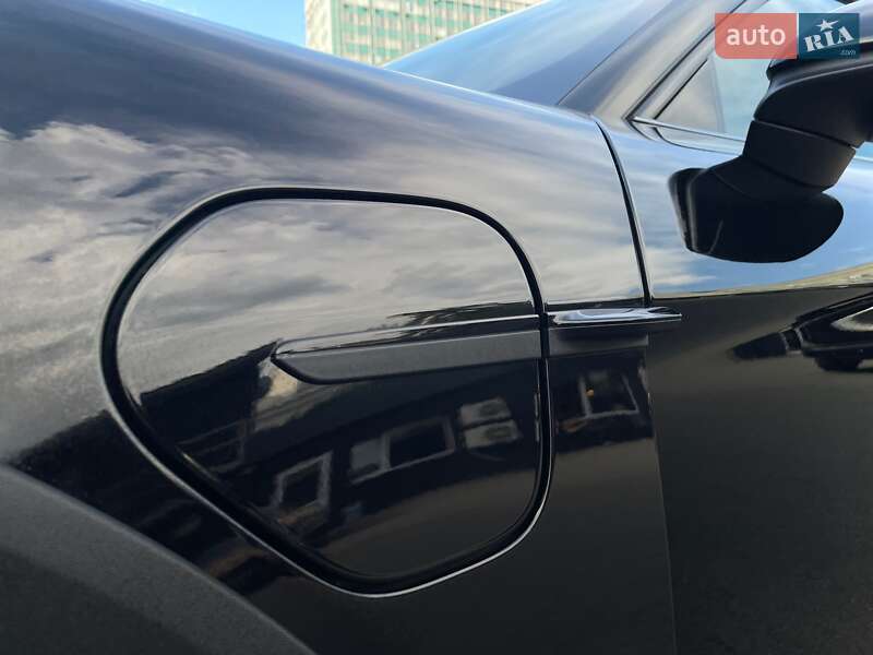 Універсал Porsche Taycan Cross Turismo 2023 в Києві фото 35 Універсал Porsche Taycan Cross Turismo 2023 в Києві