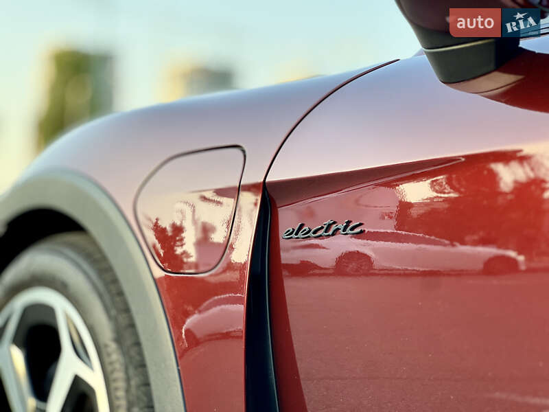 Універсал Porsche Taycan Cross Turismo 2021 в Києві