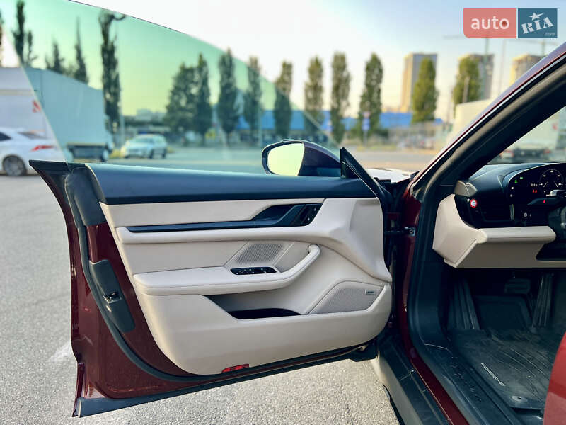 Універсал Porsche Taycan Cross Turismo 2021 в Києві