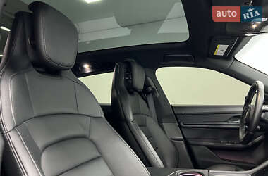 Седан Porsche Taycan Cross Turismo 2021 в 