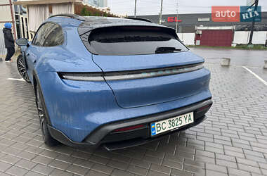 Универсал Porsche Taycan Cross Turismo 2023 в 