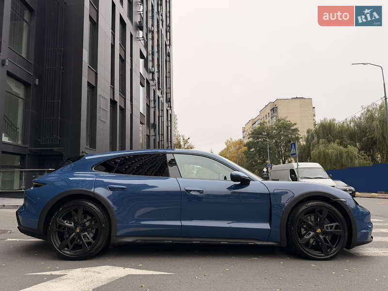 Универсал Porsche Taycan Cross Turismo 2023 в Киеве