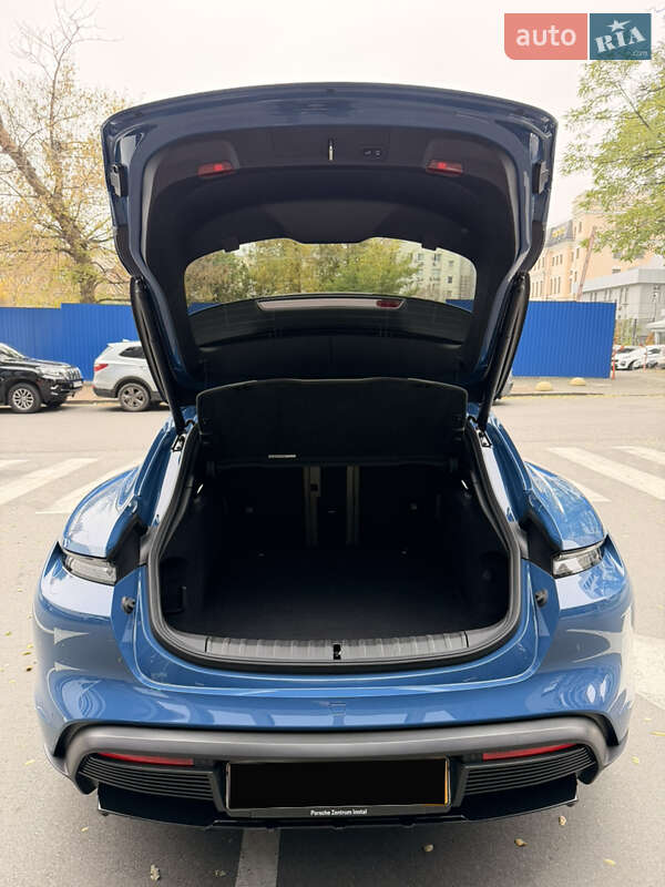 Универсал Porsche Taycan Cross Turismo 2023 в Киеве