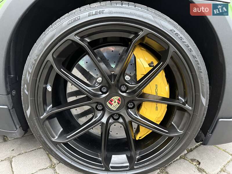 Универсал Porsche Taycan Cross Turismo 2022 в Луцке фото 13 Универсал Porsche Taycan Cross Turismo 2022 в Луцке