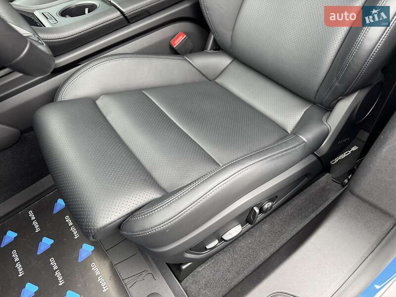 Универсал Porsche Taycan Cross Turismo 2023 в Ровно