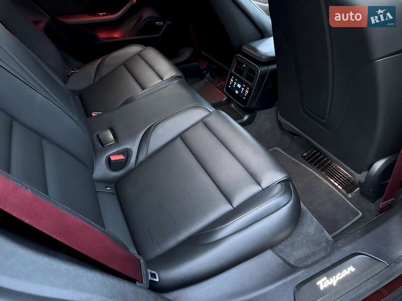 Універсал Porsche Taycan Cross Turismo 2021 в Києві