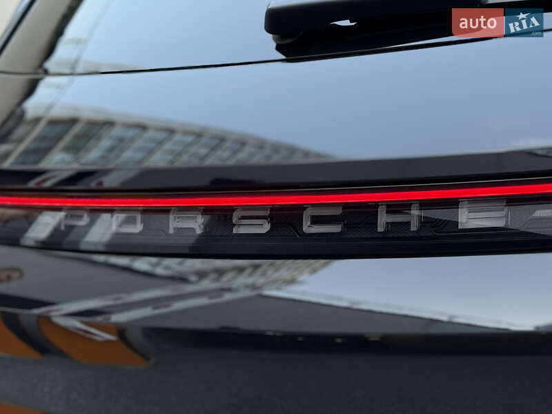 Універсал Porsche Taycan Cross Turismo 2023 в Києві