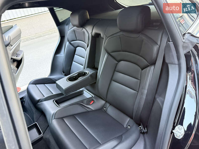 Універсал Porsche Taycan Cross Turismo 2023 в Києві